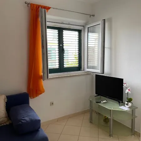 Apartmani Nikolina شقة Sućuraj