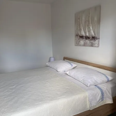 شقة Apartmani Nikolina