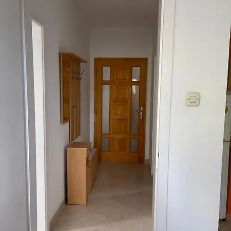 Apartmani Nikolina شقة Sućuraj